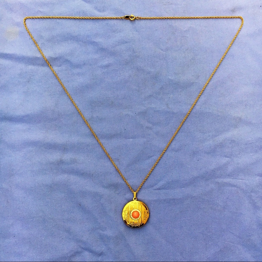 Vintage Avon Stamped Gold Chained Locket Necklace